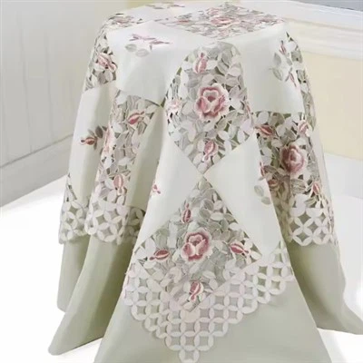 Categoria Toalha de Mesa Bordada